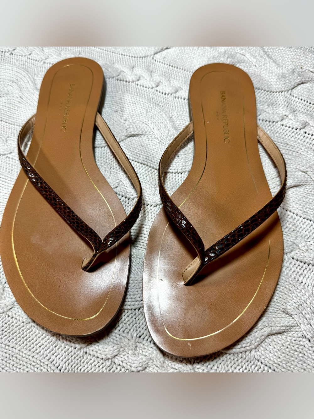 Banana Republic Factory Brown Faux Snake Skin Trim Flip Flops - Picture 4 of 12
